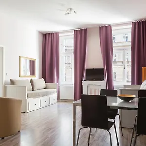 Hotel Royal Court Legerova, Prague