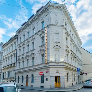 Koruna Hotell